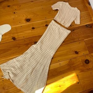 New without tags Vici skirt and crop set. Knit. Beige color.